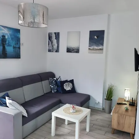 بيت للعطل Domek,apartament Z Ogrodkiem 5 Min Od Plazy بوبيروفو